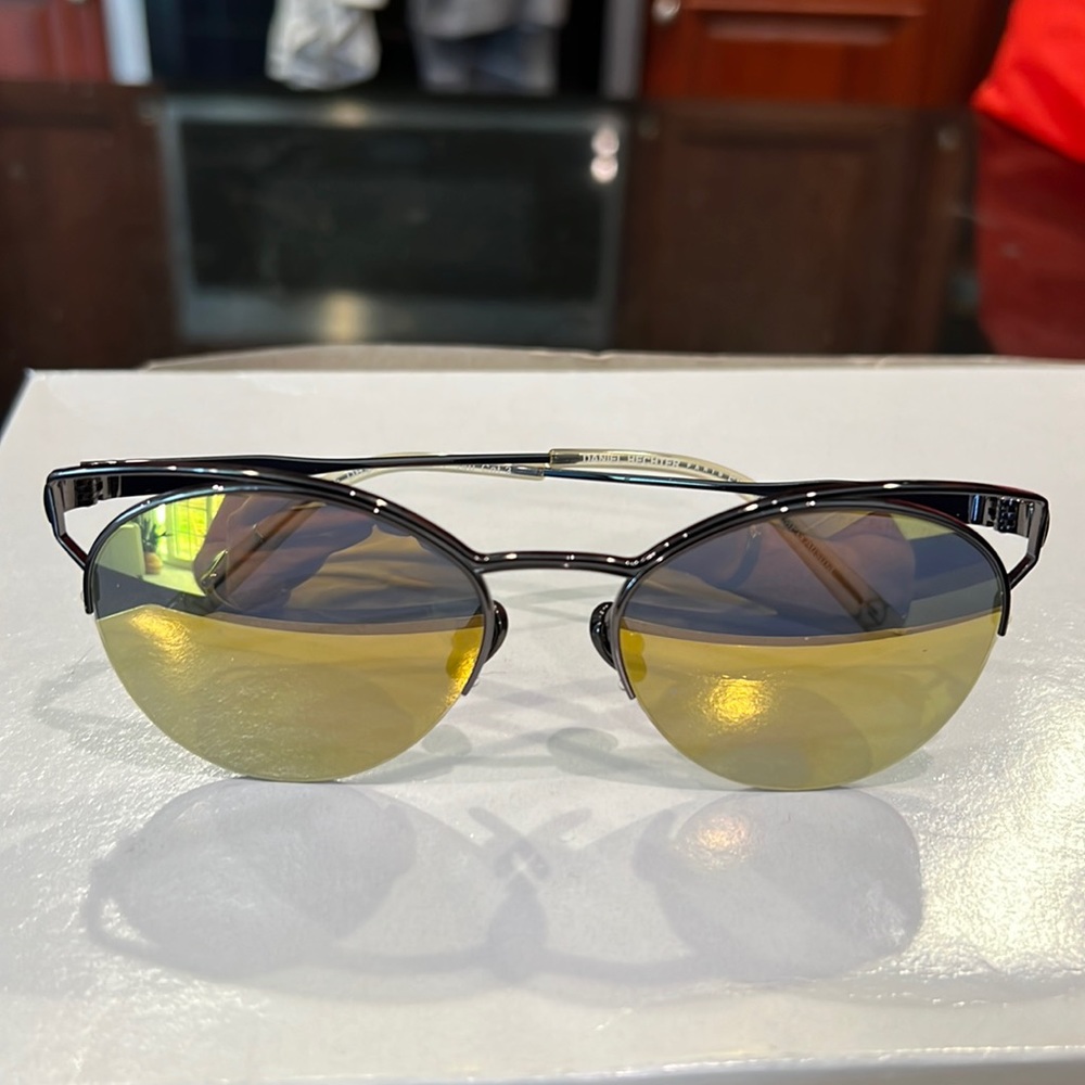 Brand New Authentic Daniel Hechter Sunglasses including original Case & Wipe